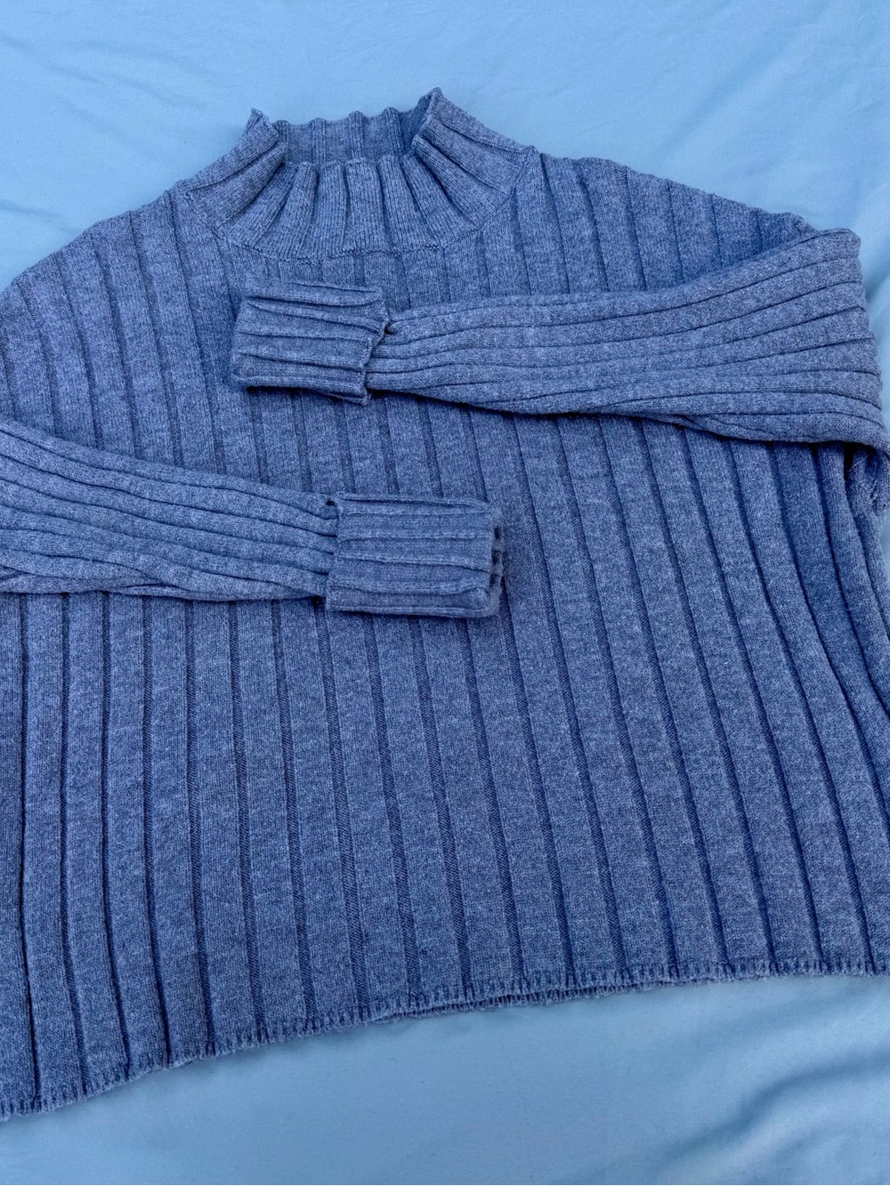 Cozy Ribbed Turtleneck Sweater - grey